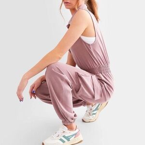 BKE Buckle   Women's Washed Cargo Jumpsuit in Rose Taupe size L